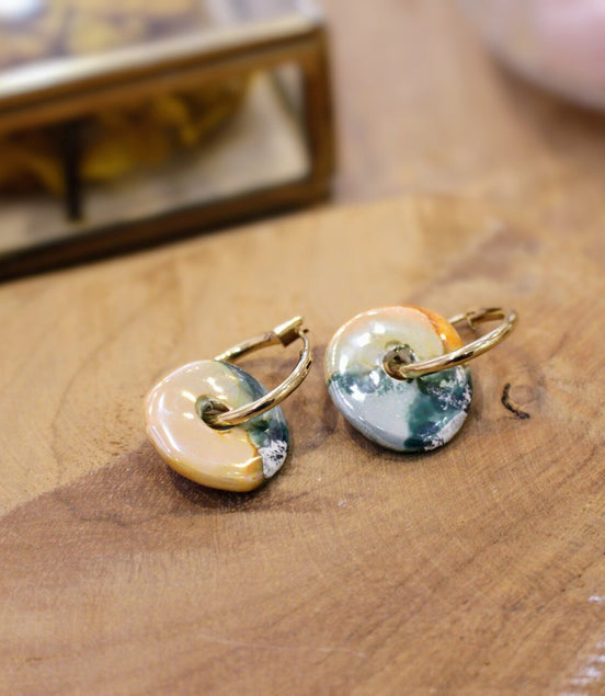 boucles d'oreilles créoles et donut céramique bleu turquoise et orange