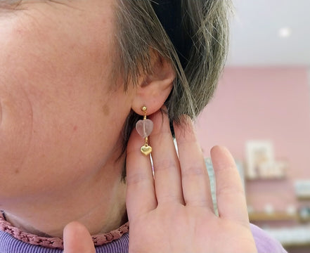 boucles d'oreilles doré et coeur en quartz rose