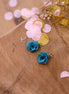 boucles d'oreilles fleurs bleu canard bijou de créateur