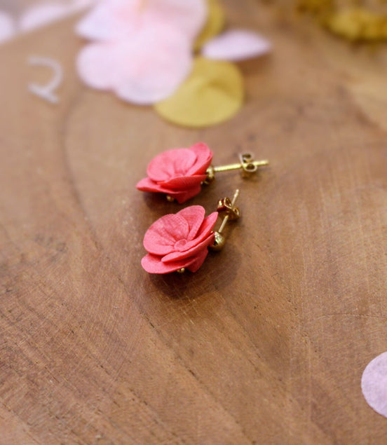 Boucles d'oreilles FLEURETTE rose corail