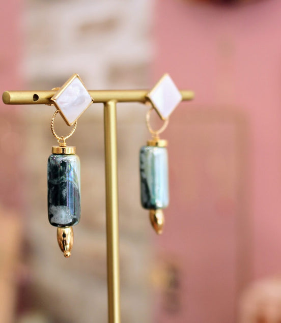 boucles d'oreilles haute fantaisie fait main céramique bleu et nacre