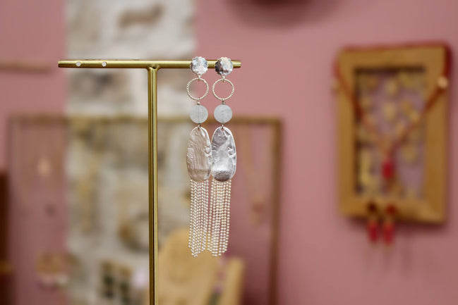 boucles d'oreilles longues argenté bijou de créateur