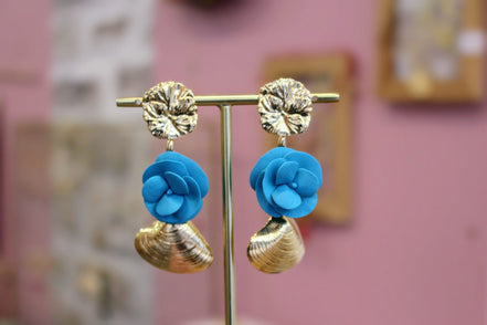 boucles d'oreilles longues bijou haute fantaisie fleurs et coquillages