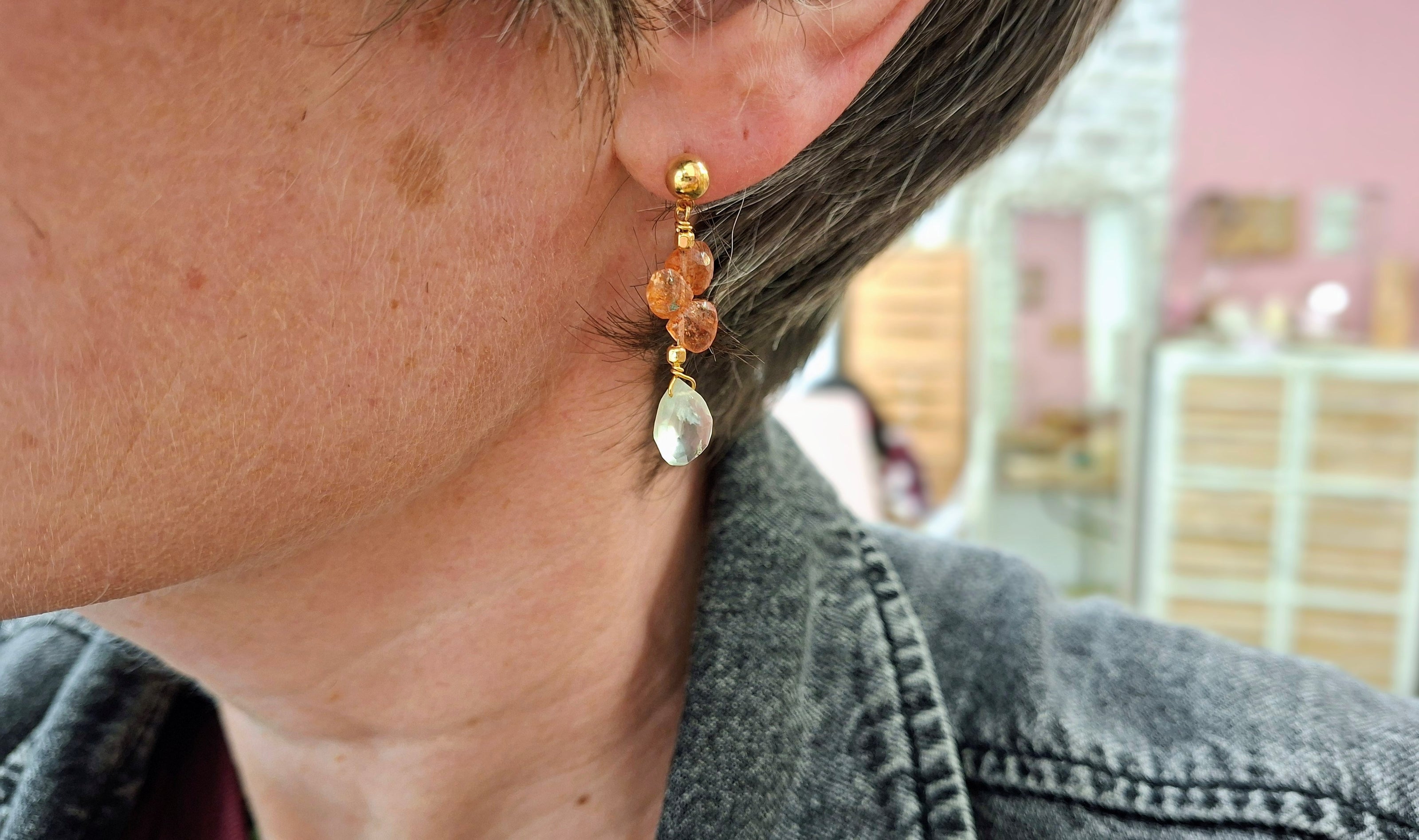 Boucles d'oreilles GRAPPES pierres de soleil et préhnite épidote