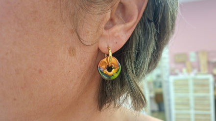 Boucles d'oreilles créoles SHIFT ORIGINELLE terre fauve