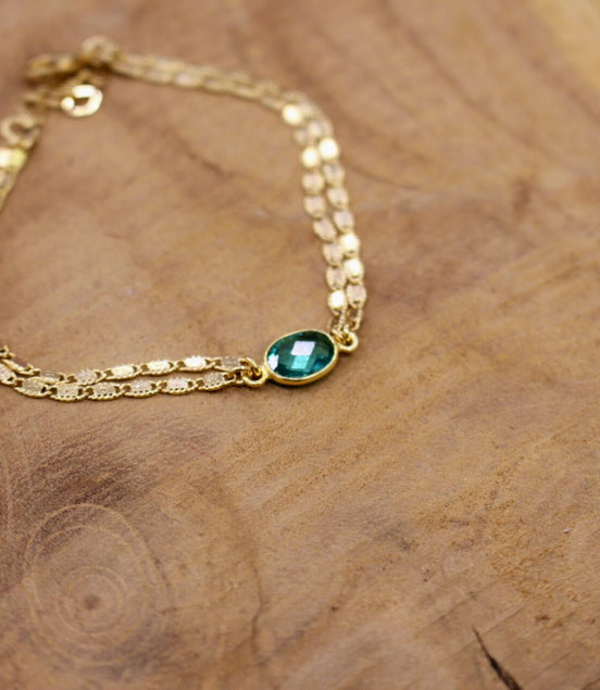 bracelet doré et quartz translucide vert emeraude