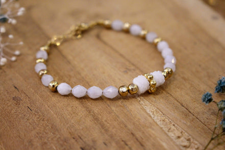 bijou femme bracelet doré femme cristal de roche et pierre de lune