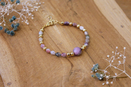 bijou femme bracelet doré femme perles de saphir et tourmaline