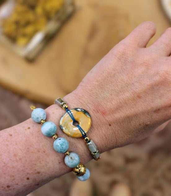 bracelet fait main perles de céramique bleu orange idée cadeau bijou artisanal