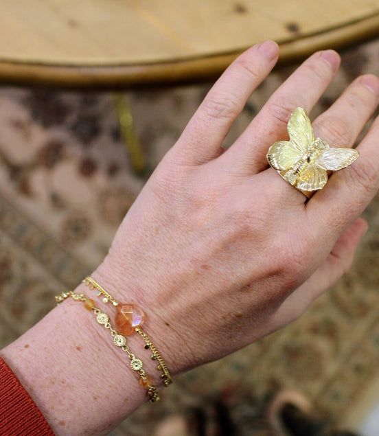 bracelet femme doré et coeur rouge orangé pierre naturelle