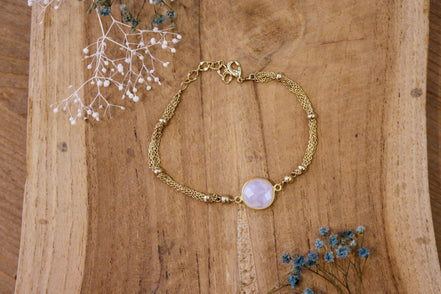 bijou femme bracelet doré pierre de lune multichaines