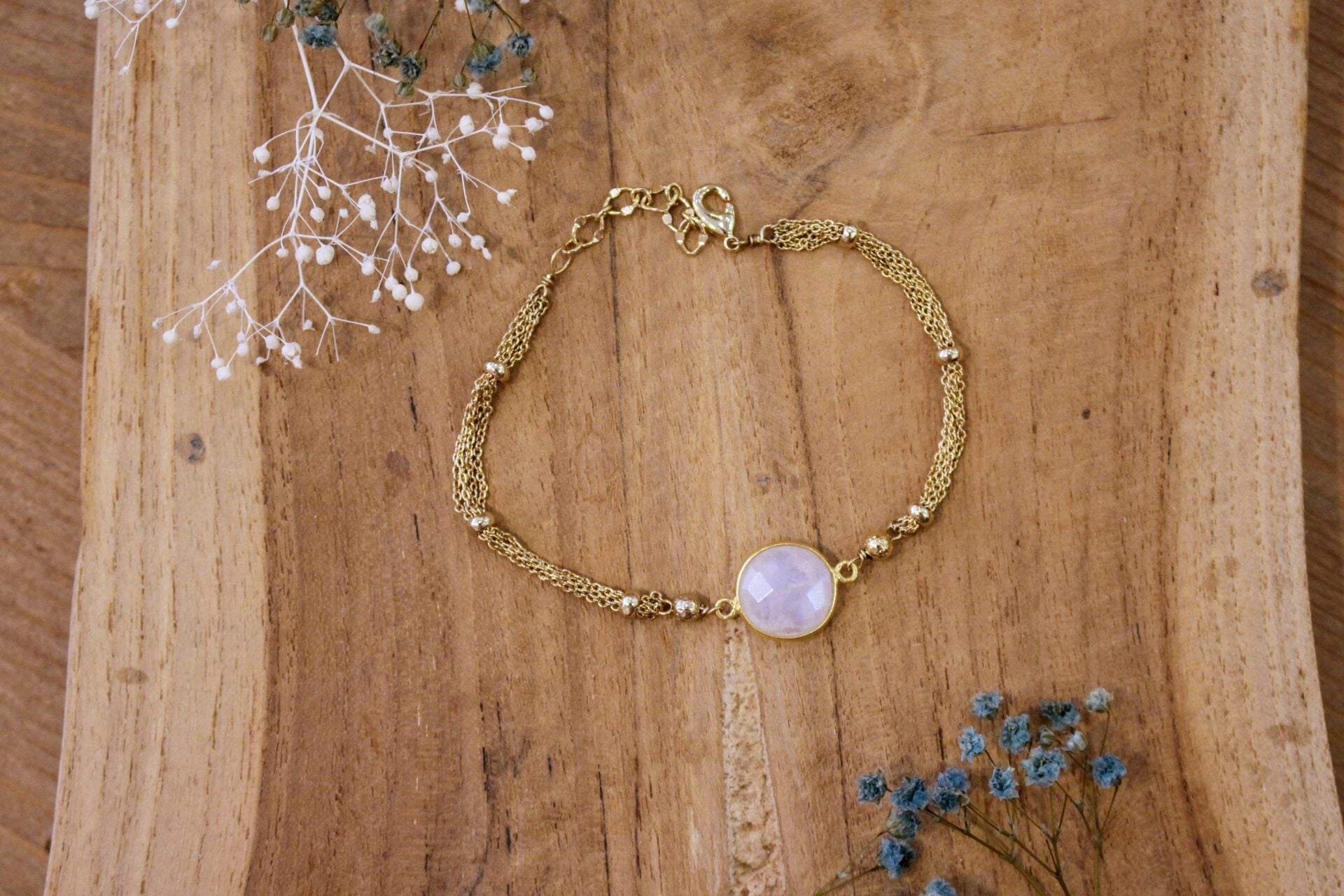 bijou femme bracelet doré pierre de lune multichaines