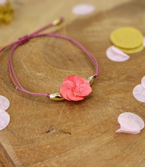 bracelet fleur rose corail cordon ajustable bijou artisanal
