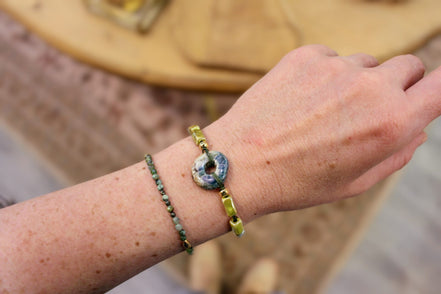 Bracelet réglable ORIGINE HELLENIQUE bleu gris et vert olive