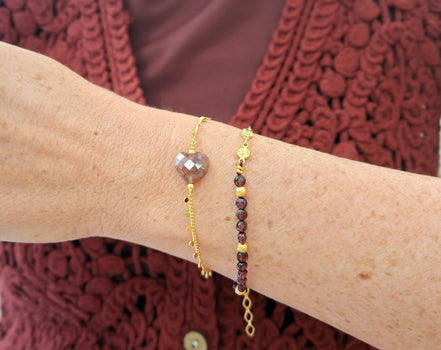Bracelet INFINI doré - quartz fraise