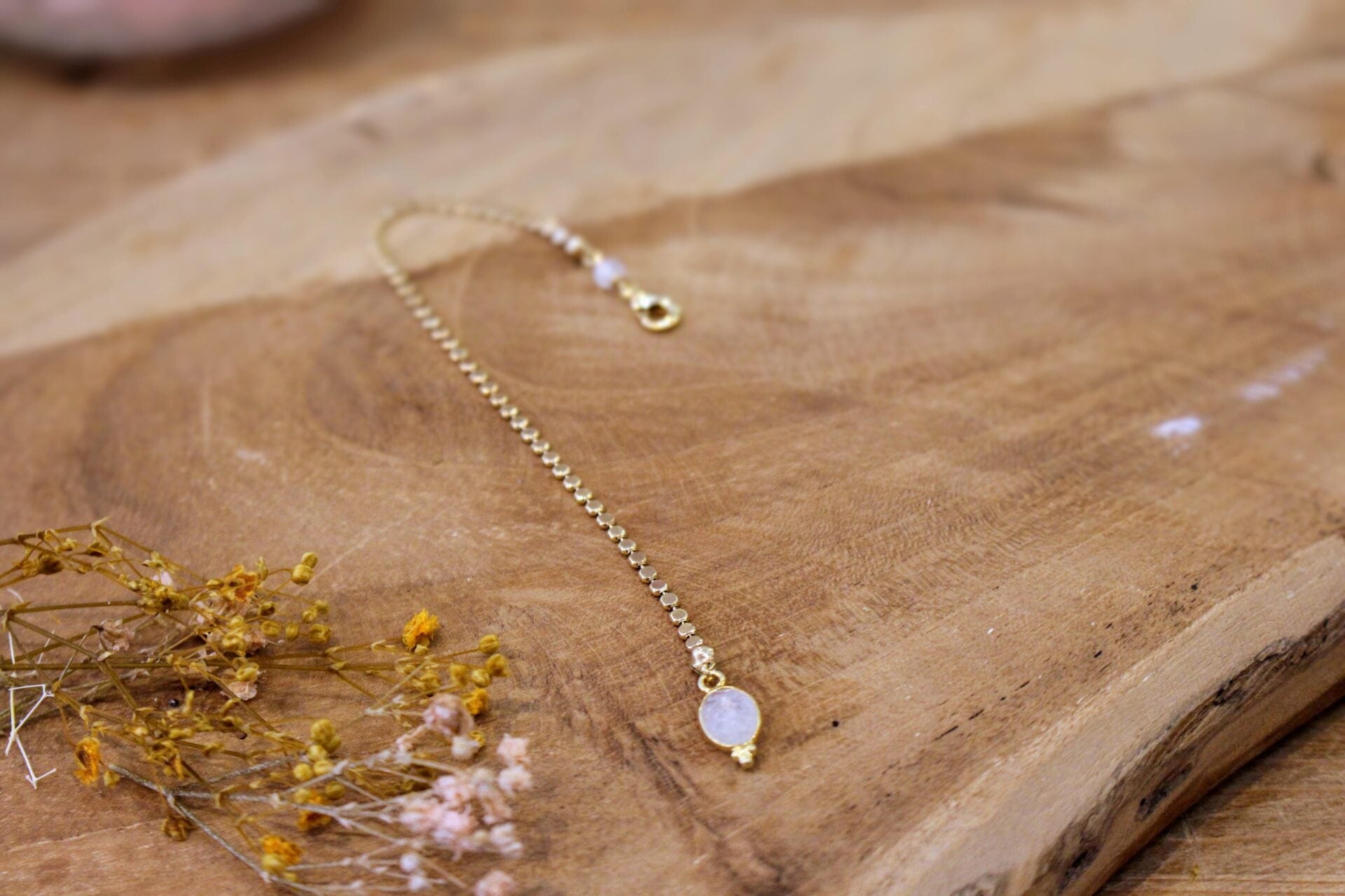 chaine de dos amovible courte pour le dos de la mariée pierre de lune blanche