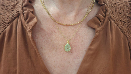 collier deux rangs doré phrénite épidote