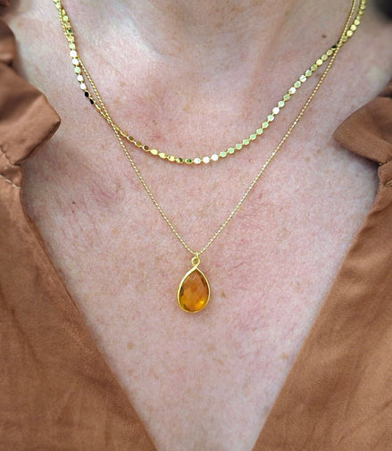 collier deux rangs doré pierre quarts teinté orangé