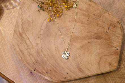 Collier LOVE