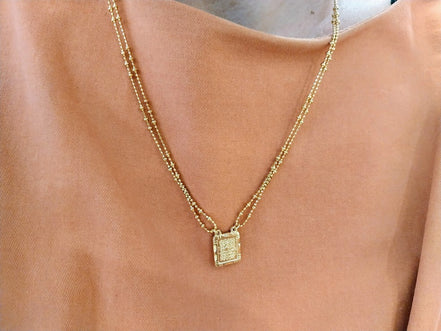 collier doré talisman idée cadeau femme