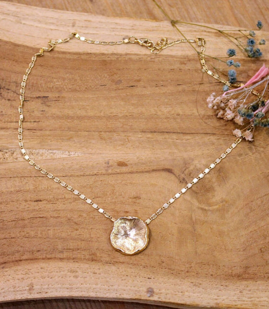 collier femme doré pendentif organique