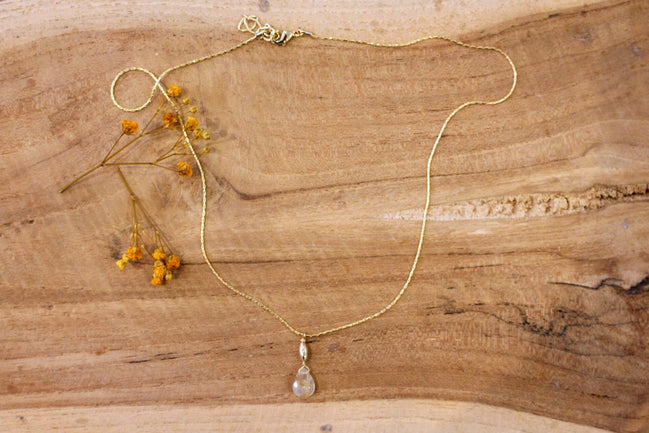 collier femme pendentif goutte pierre naturelle quartz rutile