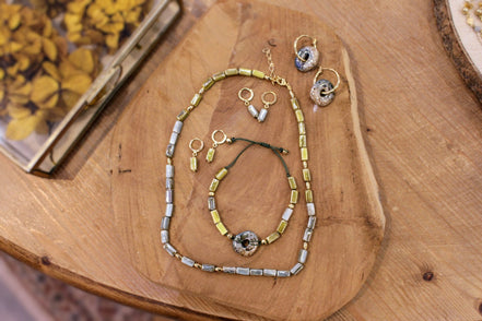 collier perles en céramique vert olive et bleu gris