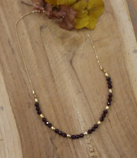 collier ras du cou grenat