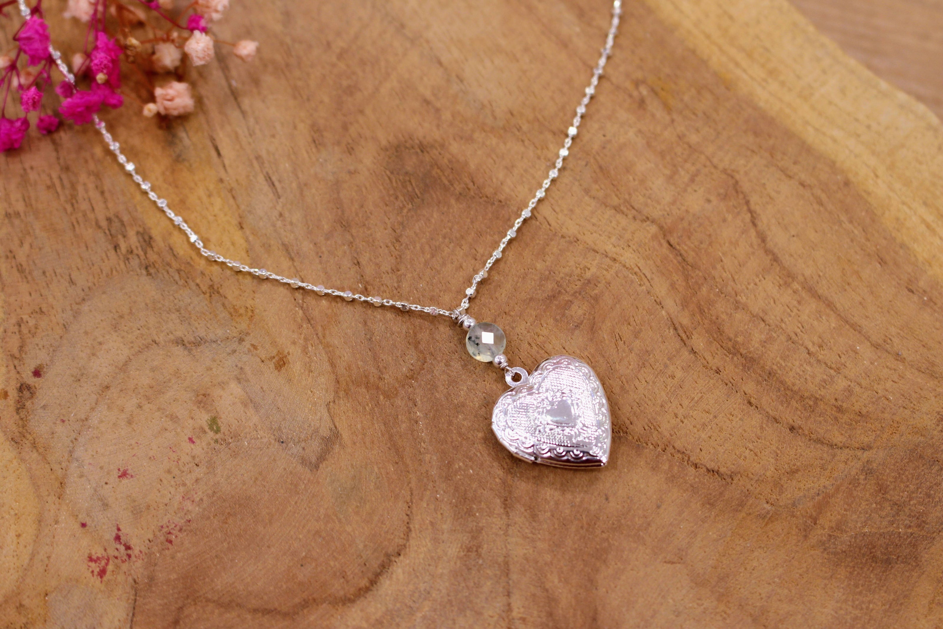 collier MEDAILLON COEUR argenté préhnite épidote
