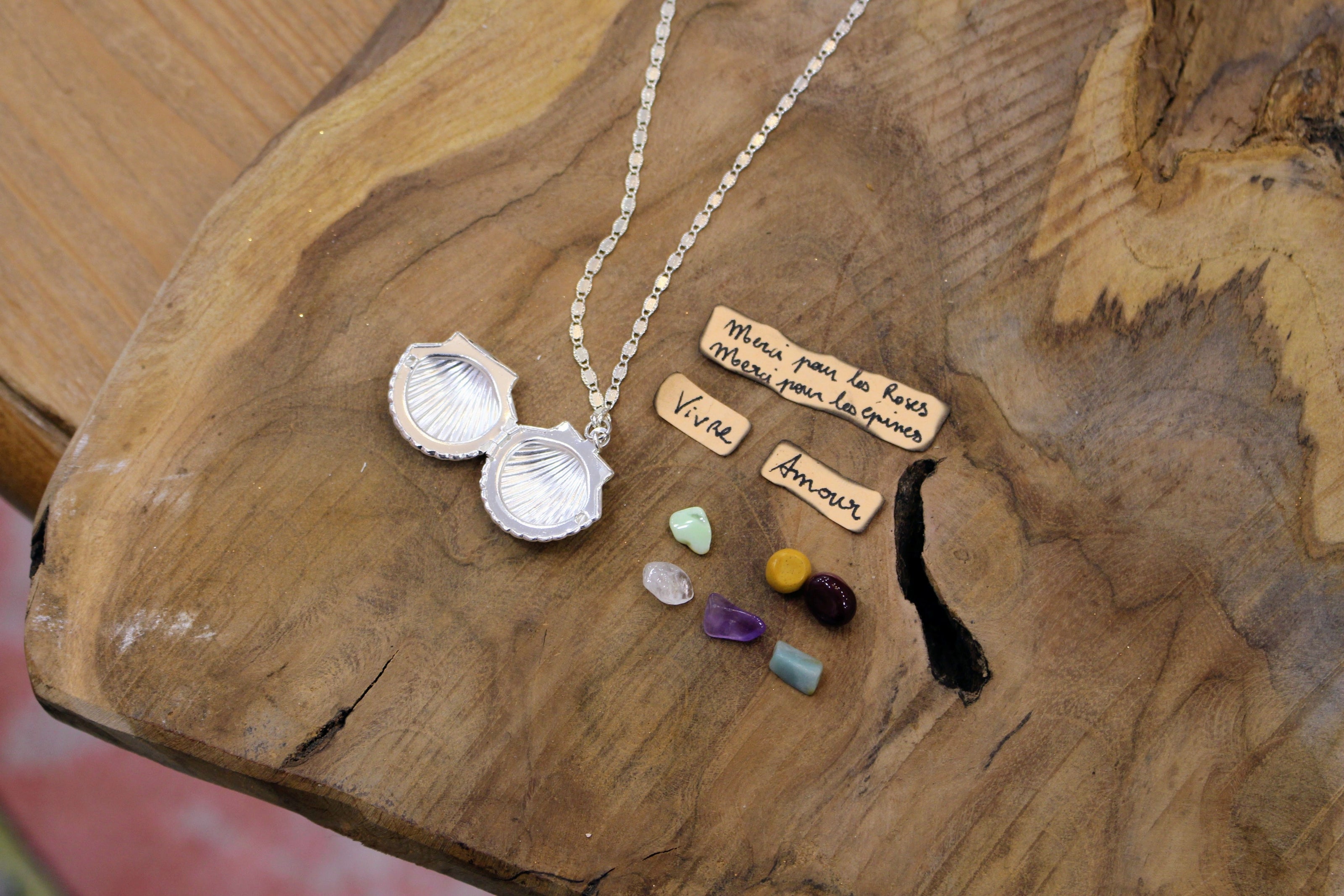 Collier argenté CHEMIN ( variation Bola de grossesse existante )