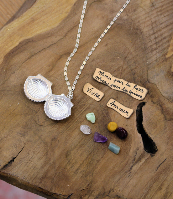 Collier argenté CHEMIN ( variation Bola de grossesse existante )