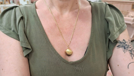 Collier doré CHEMIN ( variation Bola de grossesse existante )