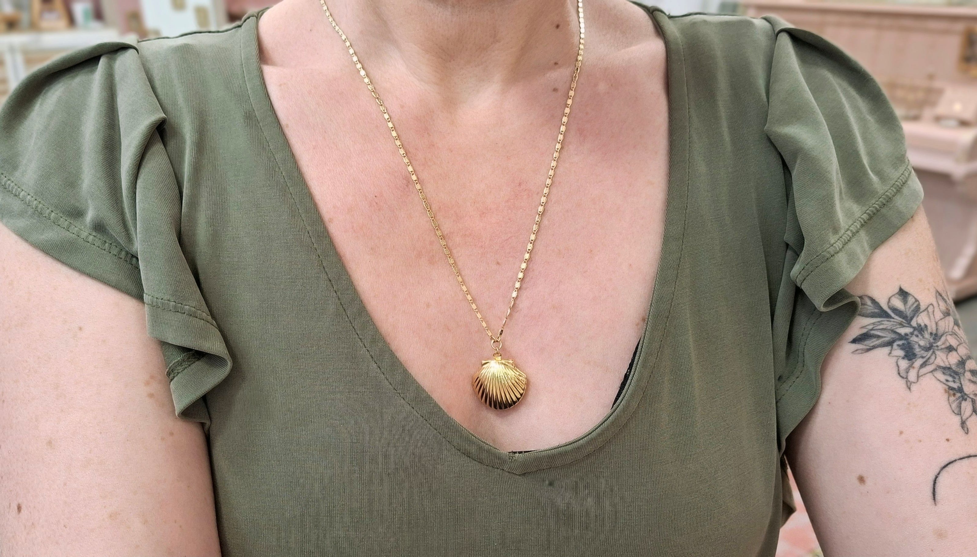 Collier doré CHEMIN ( variation Bola de grossesse existante )
