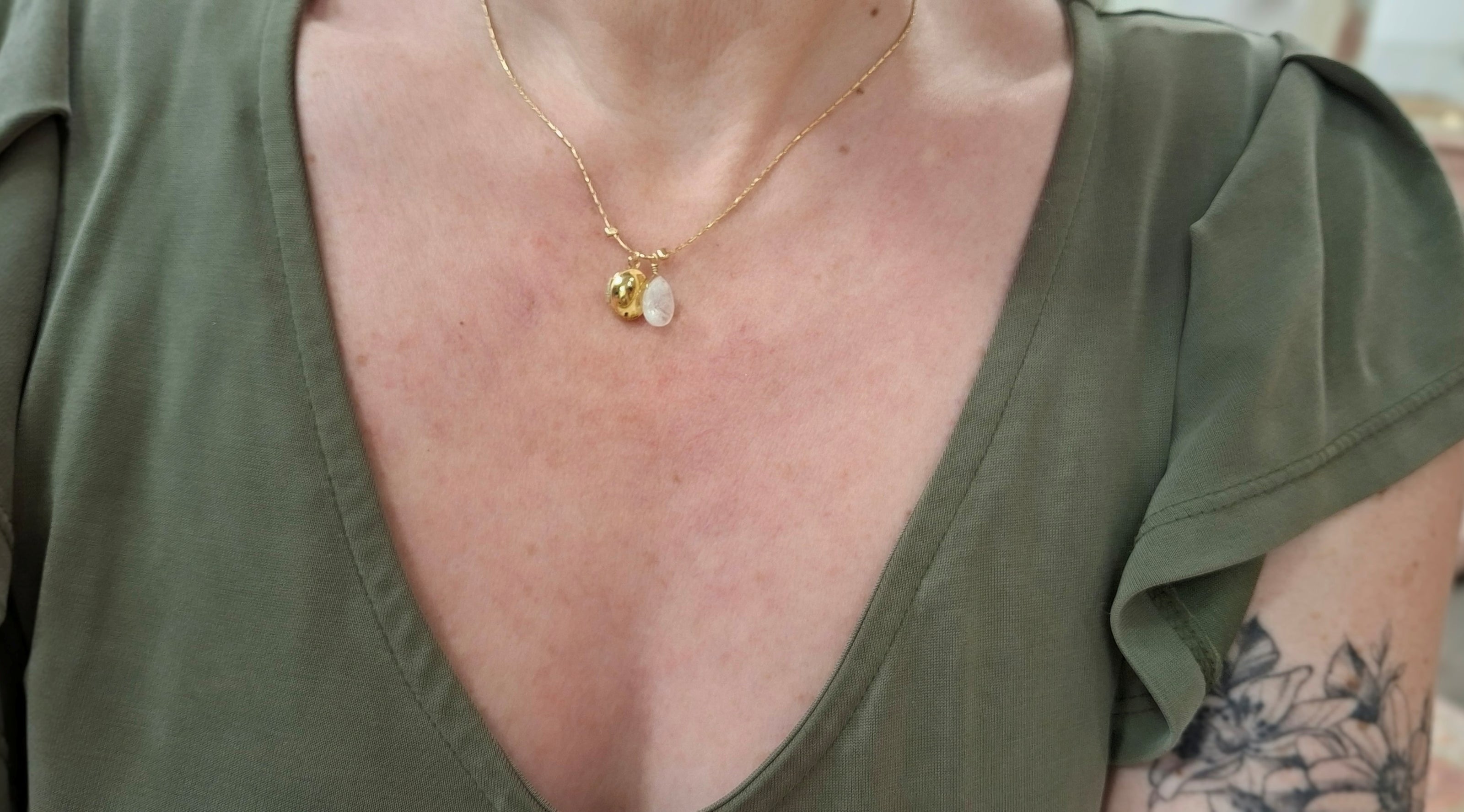 Collier doré A COEUR CLOS