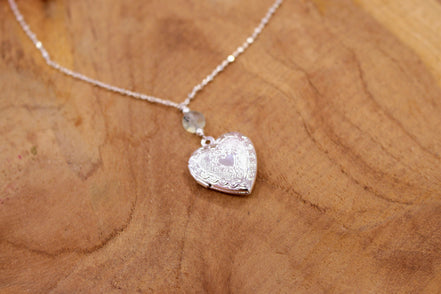 collier MEDAILLON COEUR argenté préhnite épidote