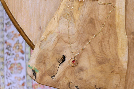 Collier TRÉSOR doré quartz teinté framboise