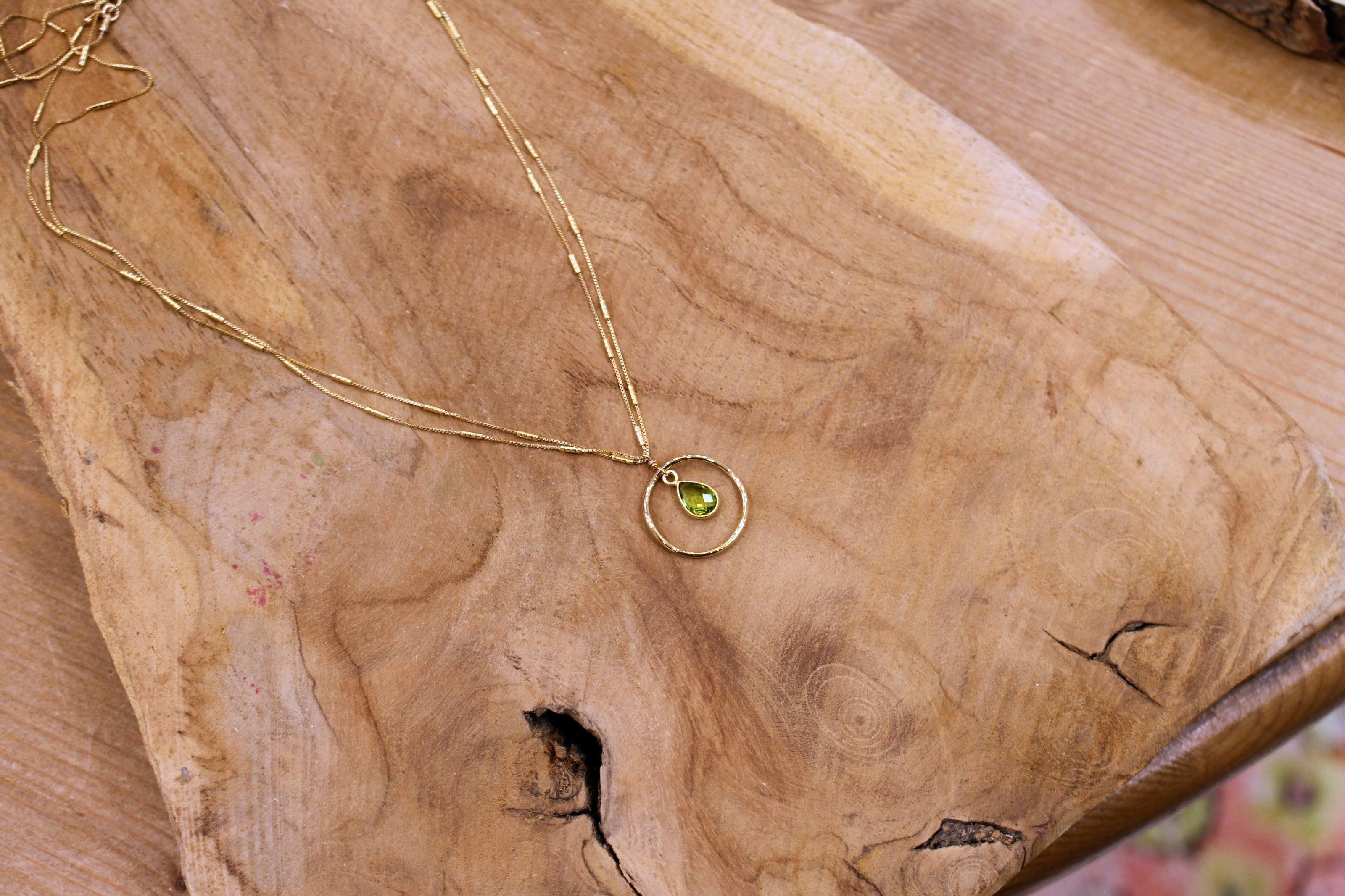 Collier doré TRÉSOR quartz teinté vert péridot