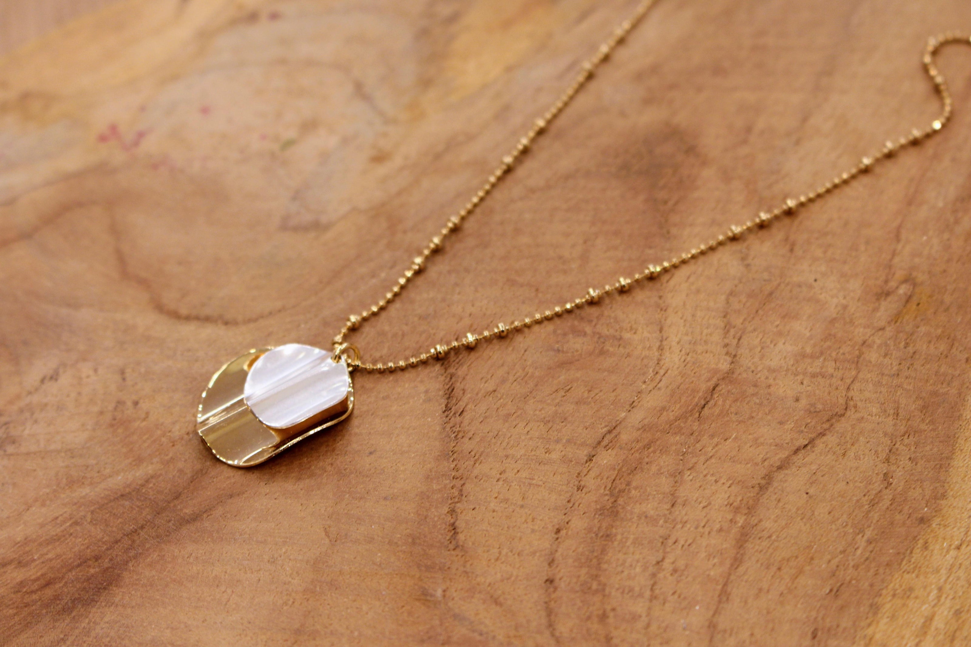 collier ECLIPSE