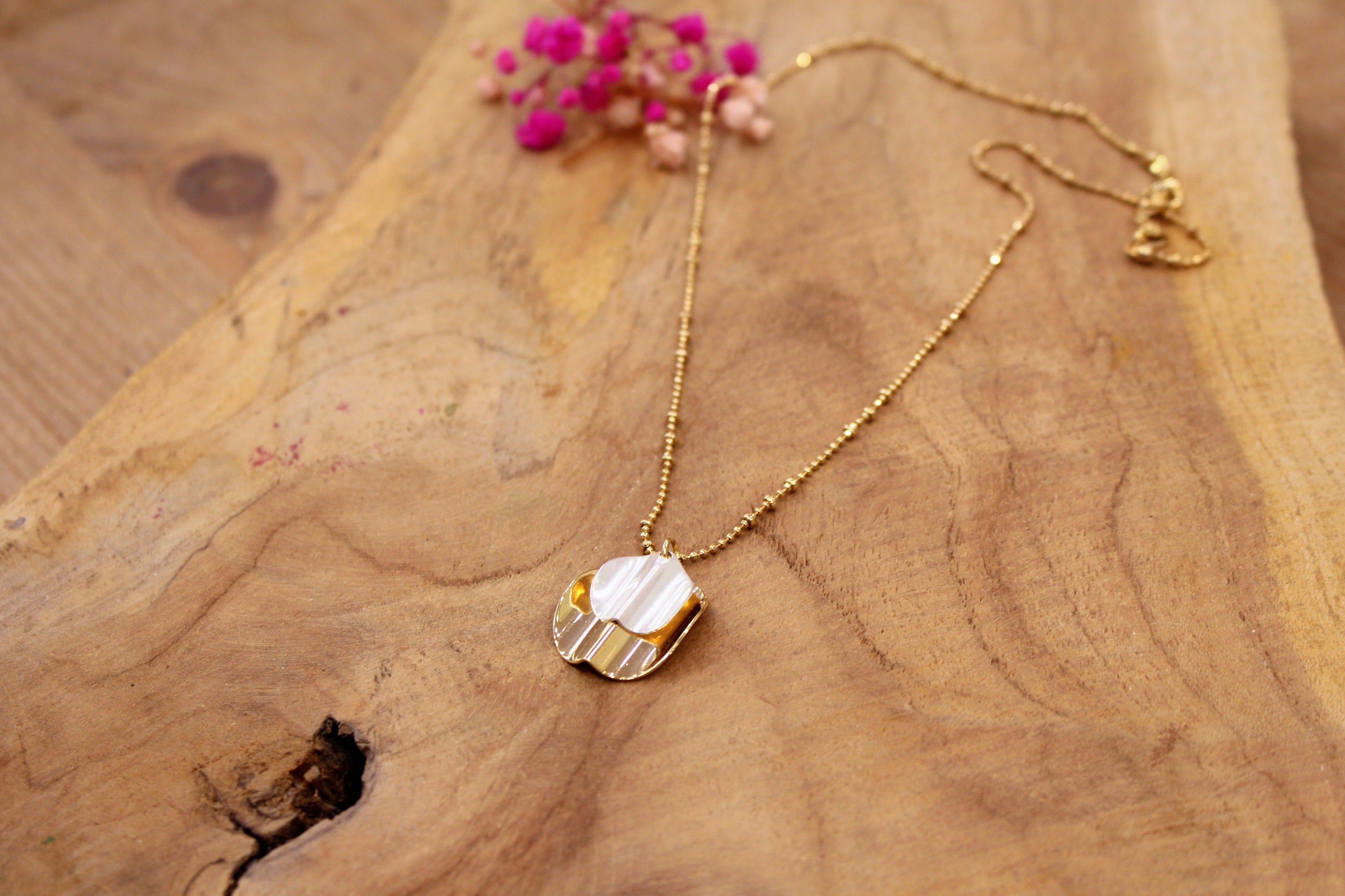 collier ECLIPSE