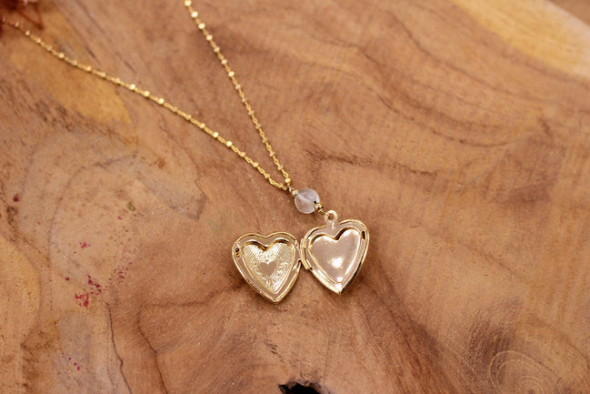 collier MEDAILLON COEUR doré préhnite épidote