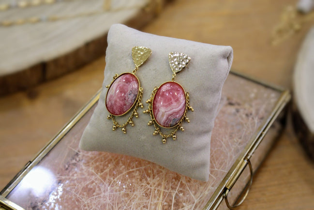idée cadeau bijou femme grandes boucles d'oreilles doré et pierre naturelle rose