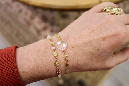 idée cadeau bracelet femme doré et cœur quartz rose