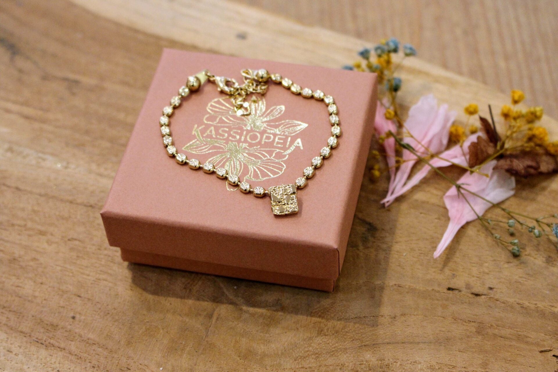idée cadeau femme bijou bracelet fait main doré
