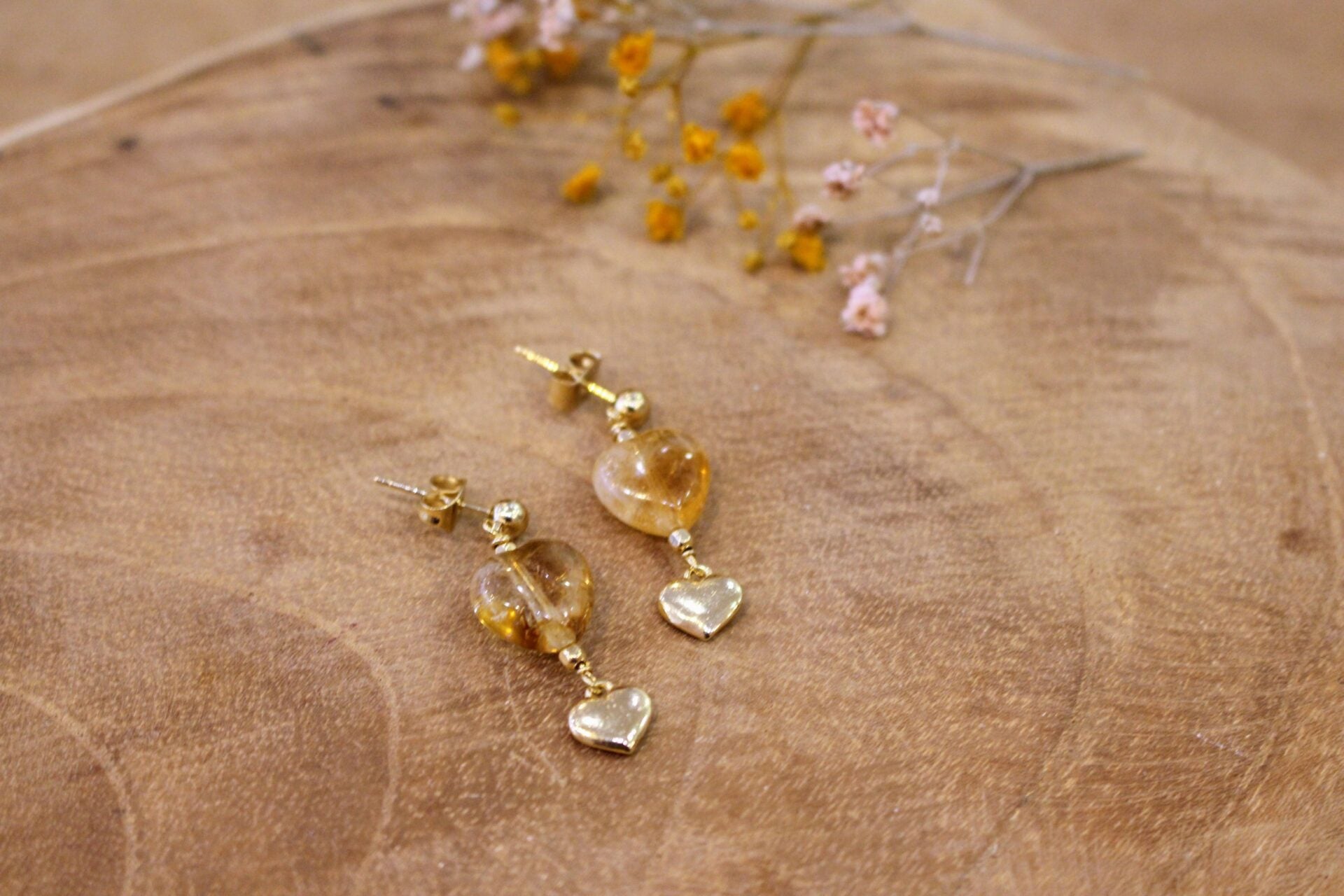 idée cadeau femme bijou doré boucles d'oreilles cœur citrine
