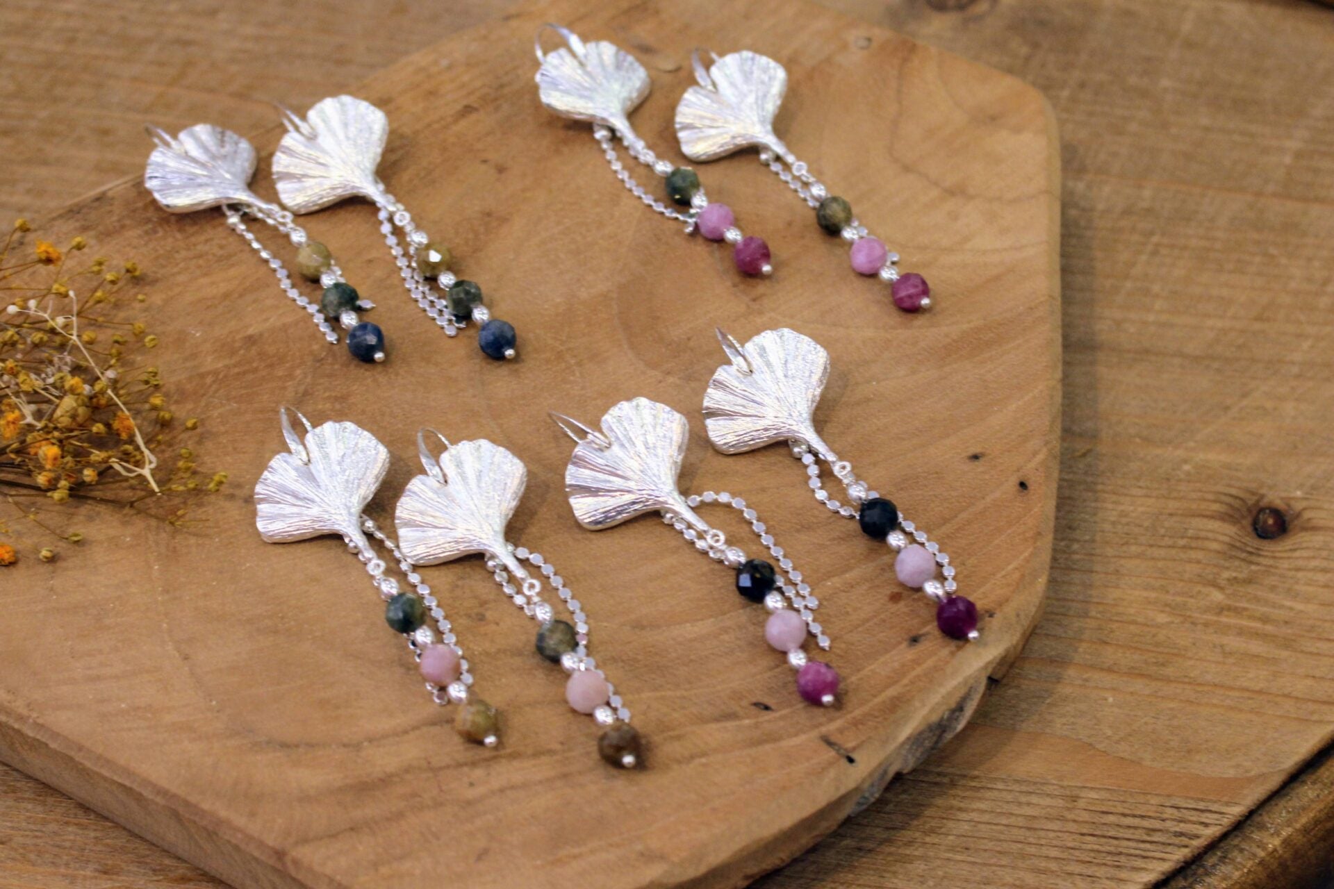 idée cadeau femme boucles d'oreilles argentées feuilles ginkgo biloba