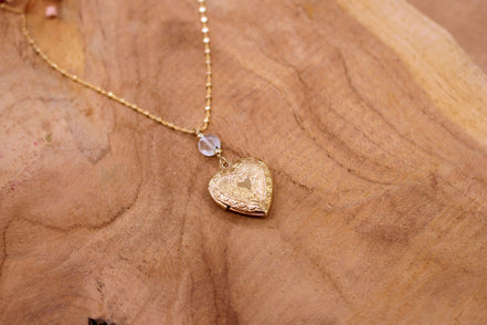 collier MEDAILLON COEUR doré préhnite épidote