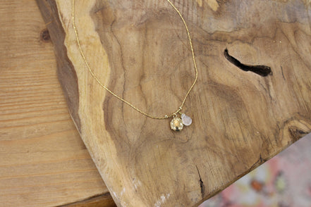 Collier doré A COEUR CLOS