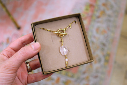 Collier QUIÉTUDE doré quartz rose - opale rose