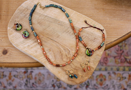 Collier ORIGINE HELLENIQUE doré terre fauve