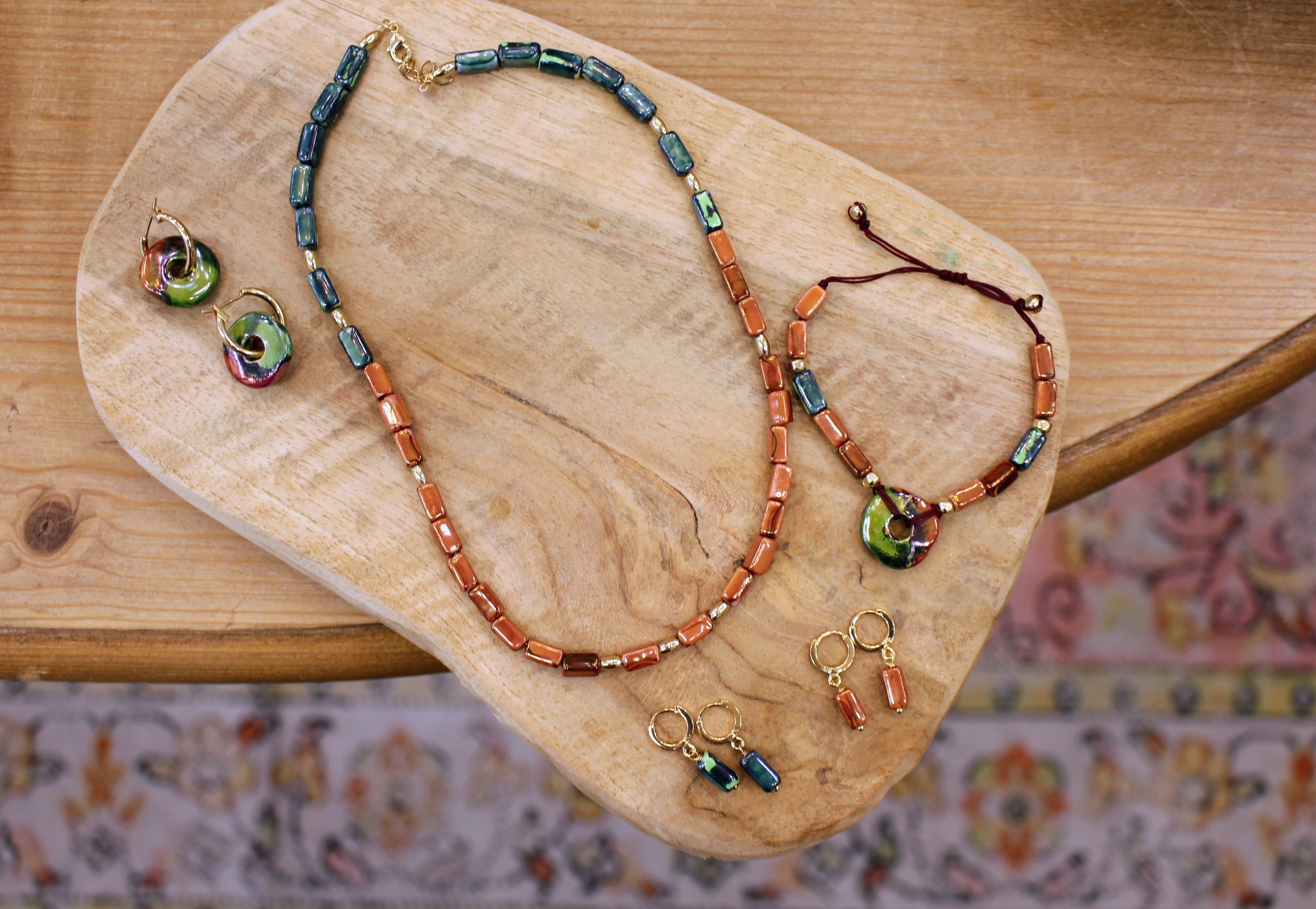 Collier ORIGINE HELLENIQUE doré terre fauve